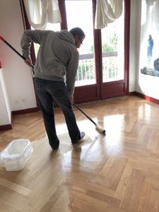 Vitrificateur, huile et cire pour parquet